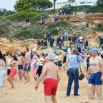 Sul Informação - FOTOGALERIA: Nem a ameaça de chuva afastou os banhistas de Ferragudo