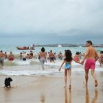 Sul Informação - FOTOGALERIA: Nem a ameaça de chuva afastou os banhistas de Ferragudo