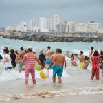 Sul Informação - FOTOGALERIA: Nem a ameaça de chuva afastou os banhistas de Ferragudo