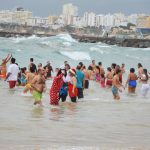 Sul Informação - FOTOGALERIA: Nem a ameaça de chuva afastou os banhistas de Ferragudo