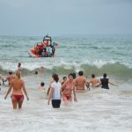 Sul Informação - FOTOGALERIA: Nem a ameaça de chuva afastou os banhistas de Ferragudo