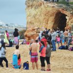 Sul Informação - FOTOGALERIA: Nem a ameaça de chuva afastou os banhistas de Ferragudo