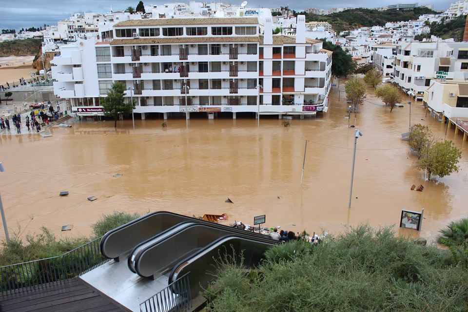 Albufeira, largo da Praia dos Pescadores - foto de Adriana Filipa