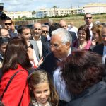 Sul Informação - FOTOGALERIA: António Costa inaugurou Passeio das Dunas e aproveitou para fazer uma “comprinha”