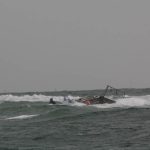 Sul Informação - Fotogaleria: Barco de pesca naufragou na Barra da Armona