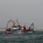 Sul Informação - Fotogaleria: Barco de pesca naufragou na Barra da Armona