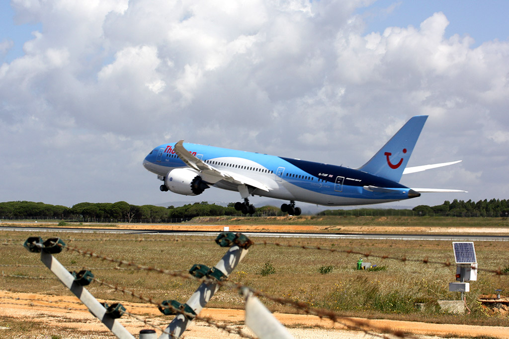 Boeing 787 Dreamliner aterra em Faro_27