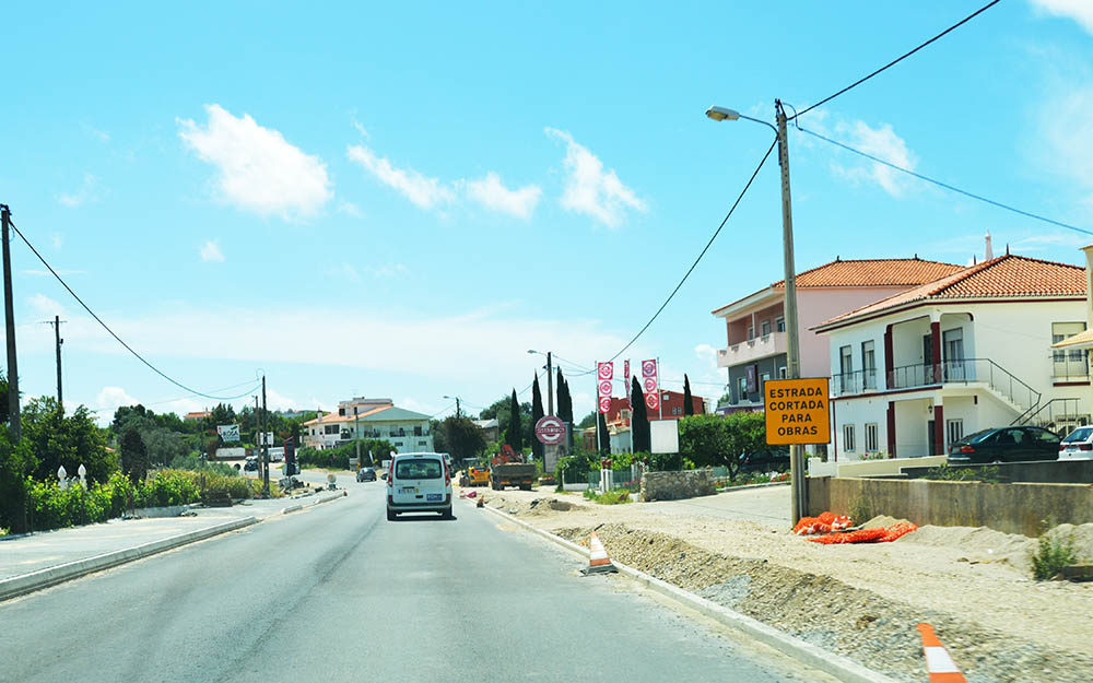 Na EN125 (sentido Portimão/Faro), na Fonte de Boliqueime