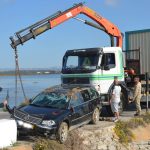 Sul Informação - FOTOGALERIA: Carro cai à ria à entrada da ponte da Praia de Faro