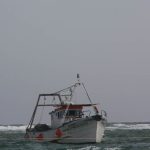 Sul Informação - Fotogaleria: Barco de pesca naufragou na Barra da Armona