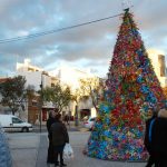 Sul Informação - FOTOGALERIA: Milhares de garrafas de plástico são agora enfeites de Natal em Portimão