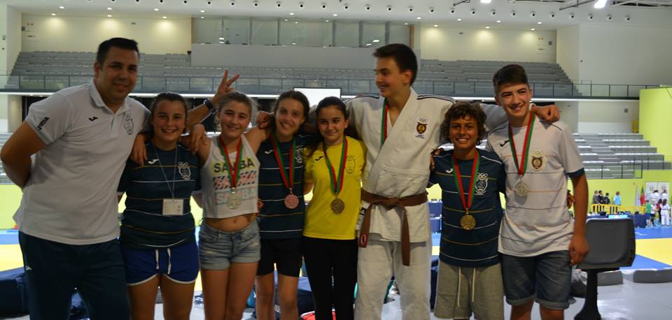 A equipa da UFAD que disputou o Campeonato Nacional - foto: UFAD- Judo Alvor