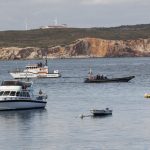 Sul Informação - FOTOGALERIA: Avioneta acidentada já foi retirada do fundo do mar e aguarda investigações