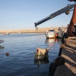 Sul Informação - FOTOGALERIA: Avioneta acidentada já foi retirada do fundo do mar e aguarda investigações