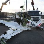 Sul Informação - FOTOGALERIA: Avioneta acidentada já foi retirada do fundo do mar e aguarda investigações