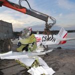 Sul Informação - FOTOGALERIA: Avioneta acidentada já foi retirada do fundo do mar e aguarda investigações