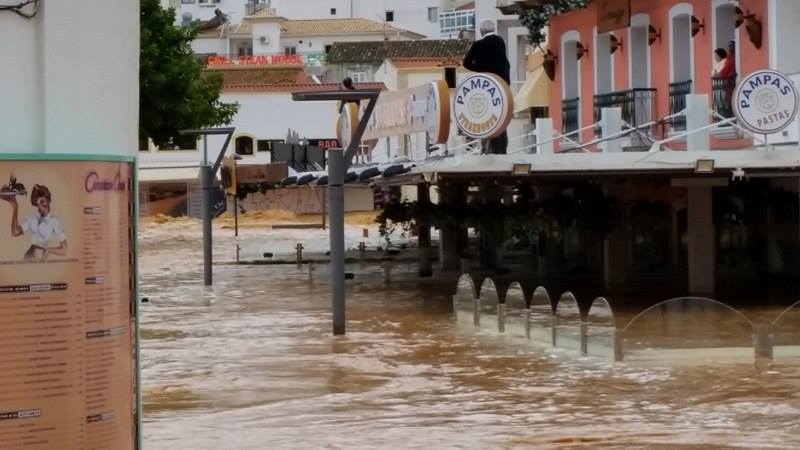 Meia Laranja, em Albufeira - foto de Sérgio Brito