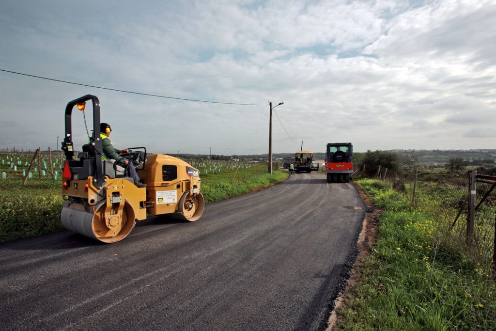 obras estrada Espiche