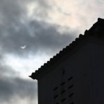 Sul Informação - FOTOGALERIA: Janela de céu limpo pôs algarvios a olhar para o céu para ver eclipse