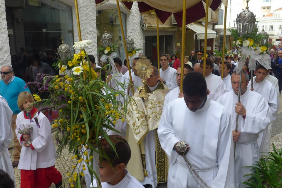 Procissão da Ressureição_ Domingo de Páscoa