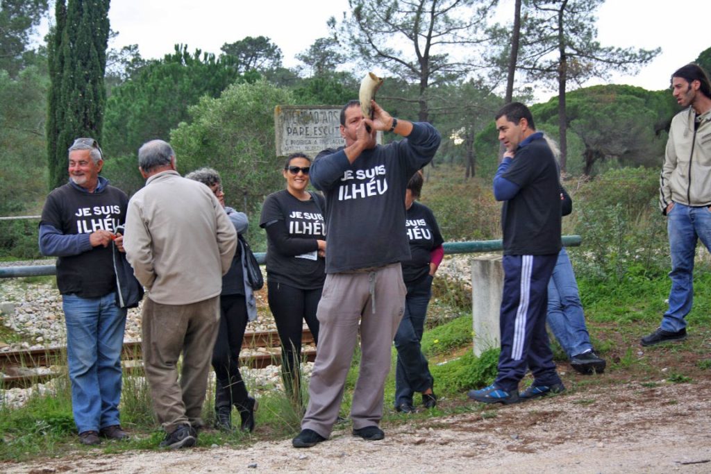 Protesto Ilhéus Reunião da Polis final 2015_11