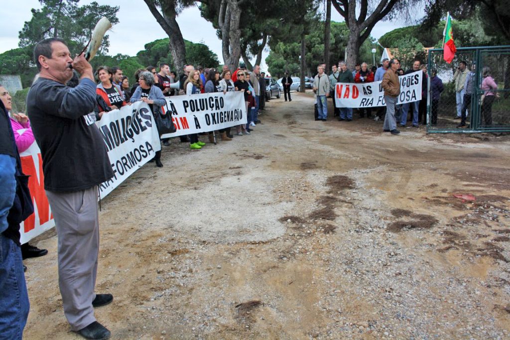 Protesto Ilhéus Reunião da Polis final 2015_12