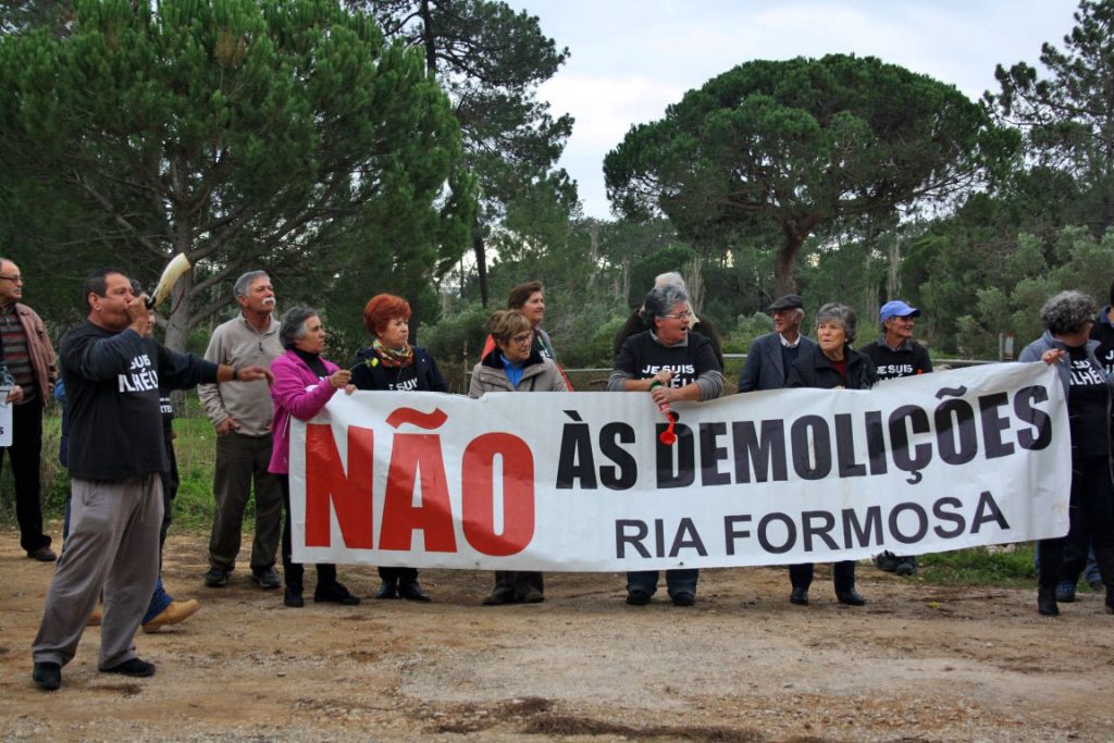 Protesto Ilhéus Reunião da Polis final 2015_8