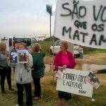 Sul Informação - Manifestantes e equídeos à porta da DGAV para pedir atuação no caso dos cavalos famintos