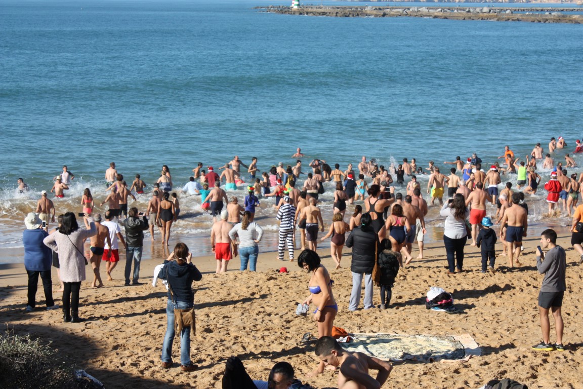 Sul Informação - 310 pessoas foram “ao banho” em Ferragudo