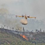 Sul Informação - Bombeiro ferido e viatura destruída, mas fogo começa a dar tréguas em Monchique