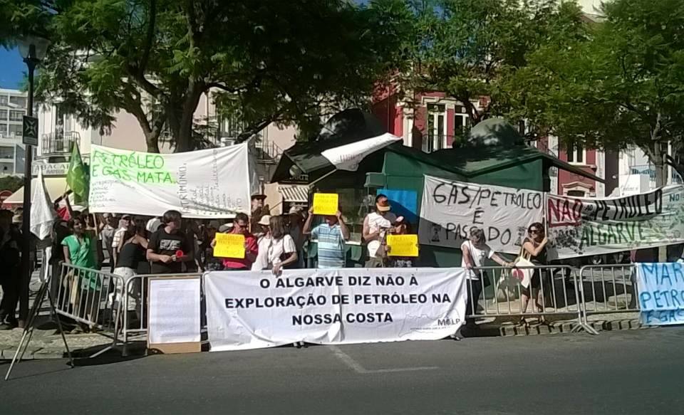 manif à espera de Marcelo Rebelo de Sousa