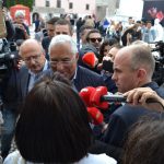 Sul Informação - Costa recebido em Loulé por “manif” anti petróleo, demolições…e portagens (com fotos)