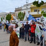 Sul Informação - Costa recebido em Loulé por “manif” anti petróleo, demolições…e portagens (com fotos)