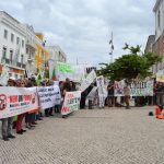 Sul Informação - Costa recebido em Loulé por “manif” anti petróleo, demolições…e portagens (com fotos)