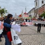 Sul Informação - Costa recebido em Loulé por “manif” anti petróleo, demolições…e portagens (com fotos)