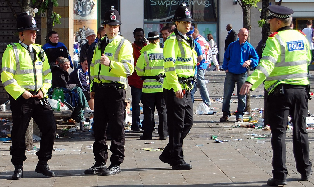 policia inglesa