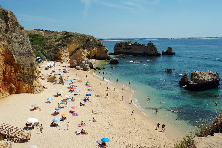 paisagem panorâmica da praia da Dona Ana