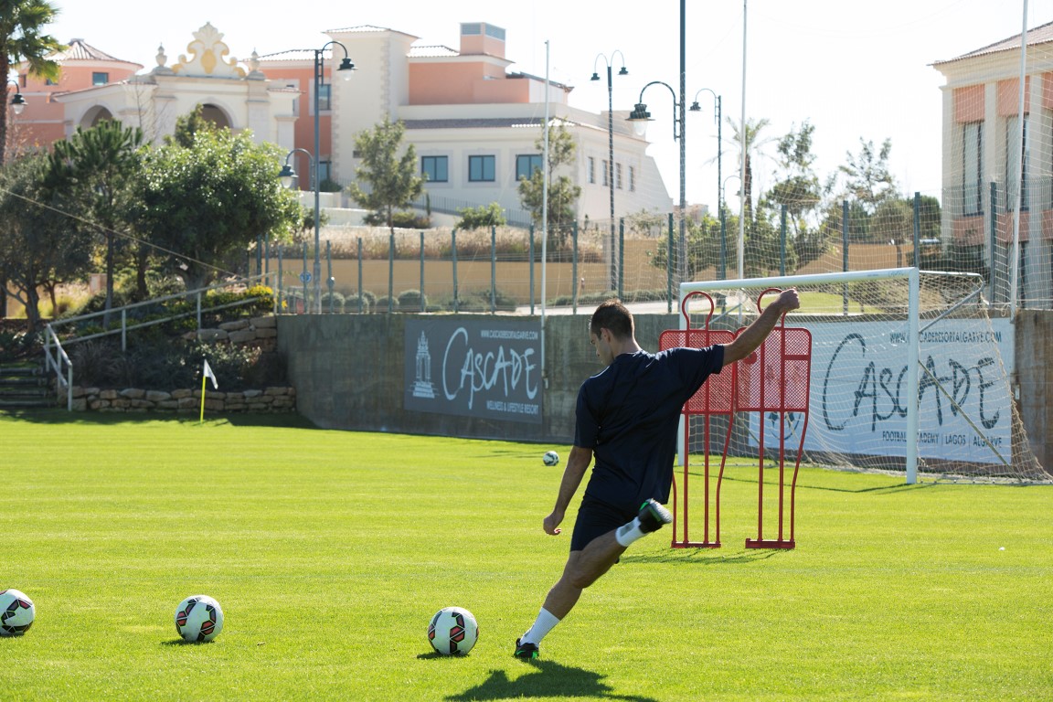 Sul Informação - Cascade Resort de Lagos abre Academia de Futebol destinada aos hóspedes