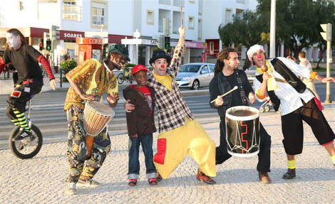 Sul Informação - Câmara de Albufeira isenta artistas do pagamento de taxas de ocupação da via pública