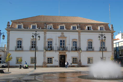 Sul Informação - PSD dividido na aprovação da candidatura ao PAEL da Câmara de Portimão