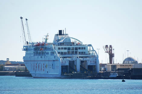 Sul Informação - Armador espanhol quis retomar ferry Portimão-Funchal mas burocracia impediu