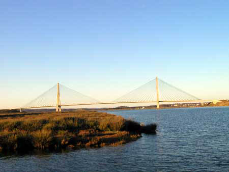 Sul Informação - Jovem com 900 gramas de haxixe no estômago apanhado na fronteira da Ponte do Guadiana