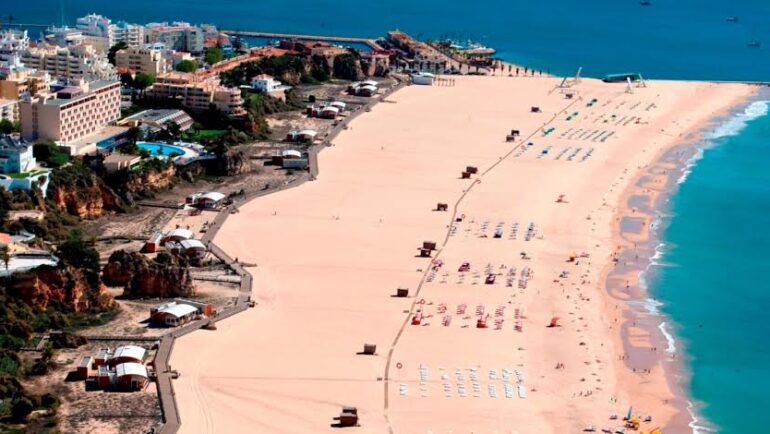 Sul Informação - Derrocadas controladas nas arribas da Praia da Rocha avançam esta quinta-feira