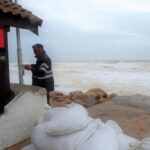 Sul Informação - Praia de Faro teve mais uma tarde de sobressalto depois de noite com estragos [com fotos]