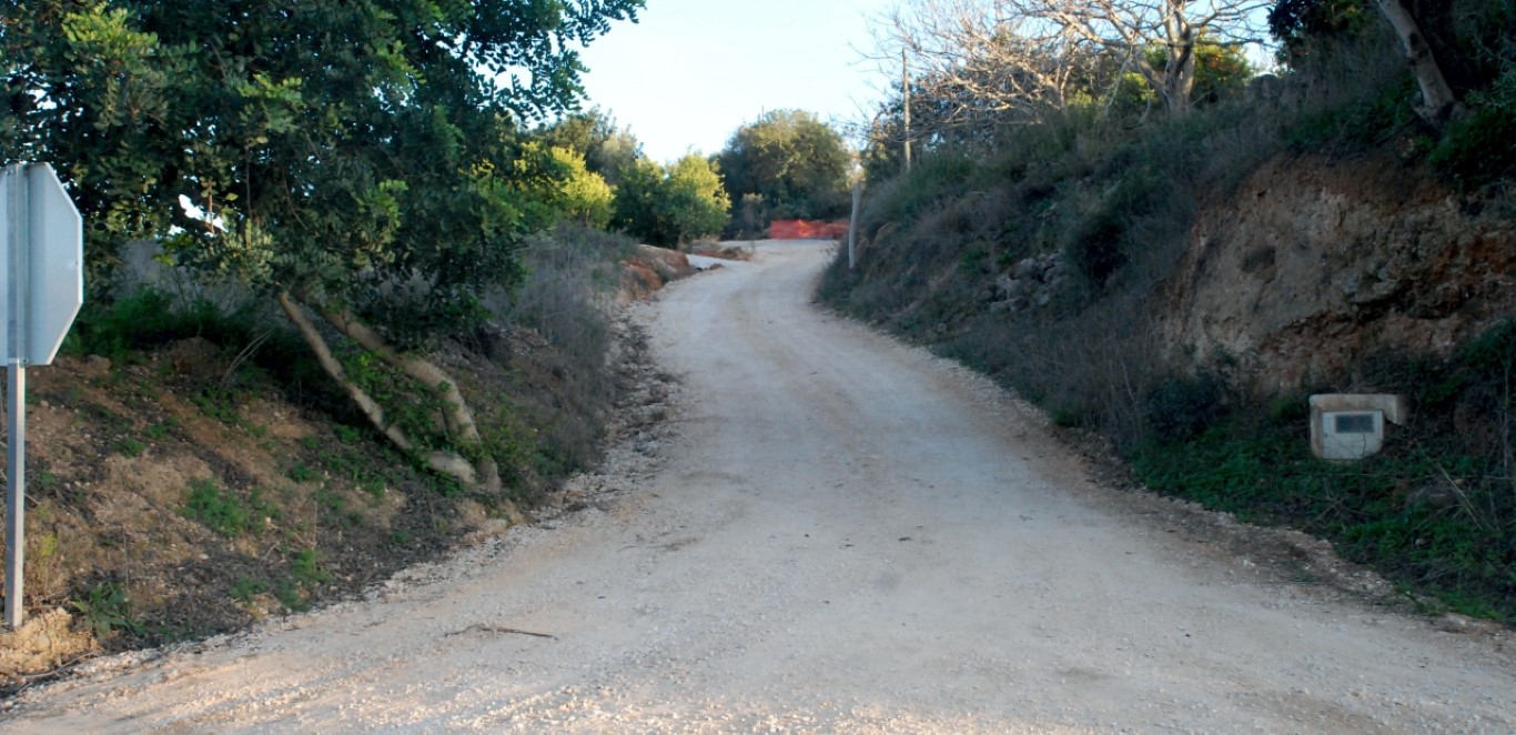 Sul Informação - Câmara de Silves está a pavimentar caminho na Franqueira de Baixo