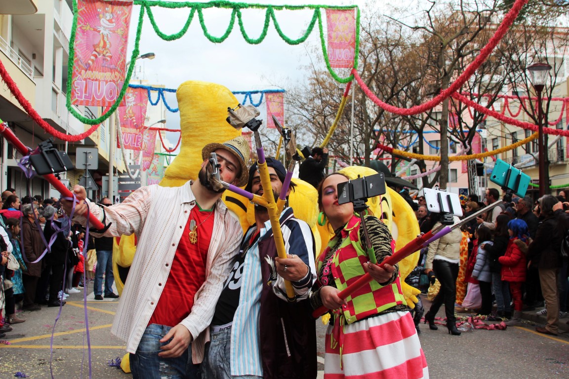 Sul Informação - Fotogaleria: A grande folia do “Carnaval Summit de Loulé” já está na rua