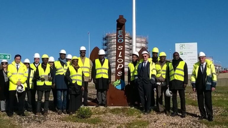 Sul Informação - Ministro do Ambiente da Costa do Marfim visita reciclagem de resíduos petrolíferos de navios do Porto de Sines