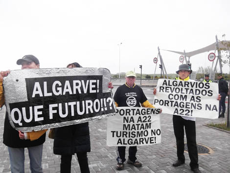 Sul Informação - Utentes da Via do Infante vão acampar à porta de Passos e Cavaco no Algarve