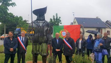 Estatuas de Salineiros em Guerande (1)|Estatuas de Salineiros em Guerande (3)|Estatuas de Salineiros em Guerande (2)