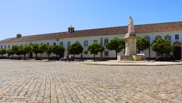 Faro cidade velha vila adentro